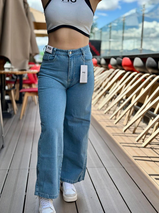 JEAN STRAIGHT